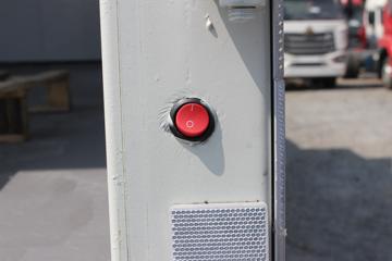 �й����� ����N5W�п� 220���� 4X2 6.75����ʽ�ػ���(����)(ZZ5187XXYK511JF1)ͼƬ