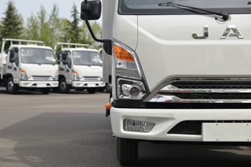 ���� ����J5 132���� 4.15�׵�����ʽ�Ῠ(����)ͼƬ