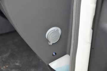 ���� ����J5 132���� 4.15�׵�����ʽ�Ῠ(����)ͼƬ