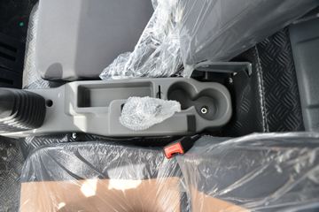 ���� ����J5 132���� 4.15�׵�����ʽ�Ῠ(����)ͼƬ