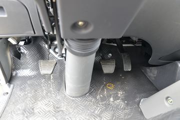 ���� ����J5 132���� 4.15�׵�����ʽ�Ῠ(����)ͼƬ