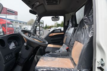 ���� ����J5 132���� 4.15�׵�����ʽ�Ῠ(����)ͼƬ