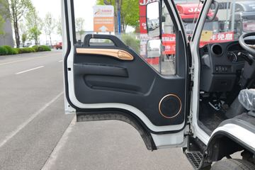 ���� ����J5 132���� 4.15�׵�����ʽ�Ῠ(����)ͼƬ