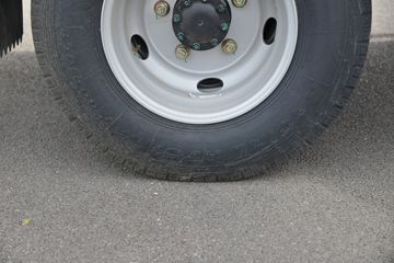 ���� ����J5 132���� 4.15�׵�����ʽ�Ῠ(����)ͼƬ