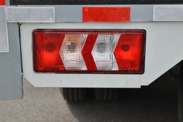 ���� ����J5 132���� 4.15�׵�����ʽ�Ῠ(����)ͼƬ