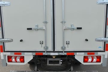 ���� ����J5 132���� 4.15�׵�����ʽ�Ῠ(����)ͼƬ