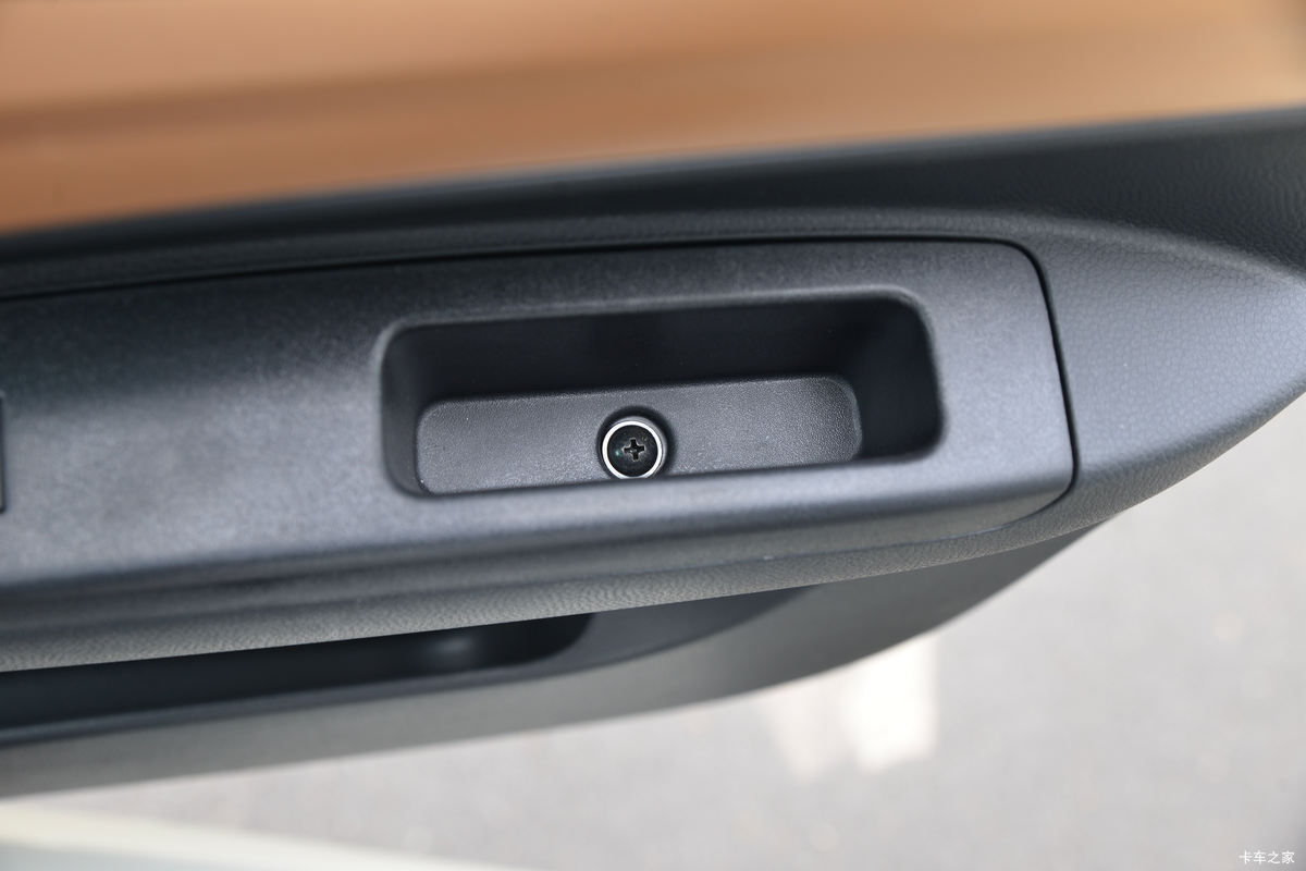 ���� ����J6 130���� 4.15�׵�����ʽ�Ῠ(����)(HFC5043XXYP21K1C7S)��ʻ��                                               