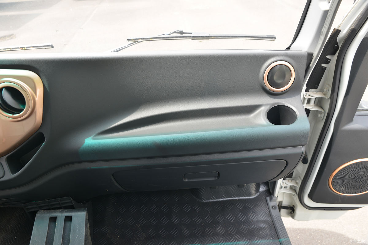 ���� ����J6 130���� 4.15�׵�����ʽ�Ῠ(����)(HFC5043XXYP21K1C7S)��ʻ��                                               