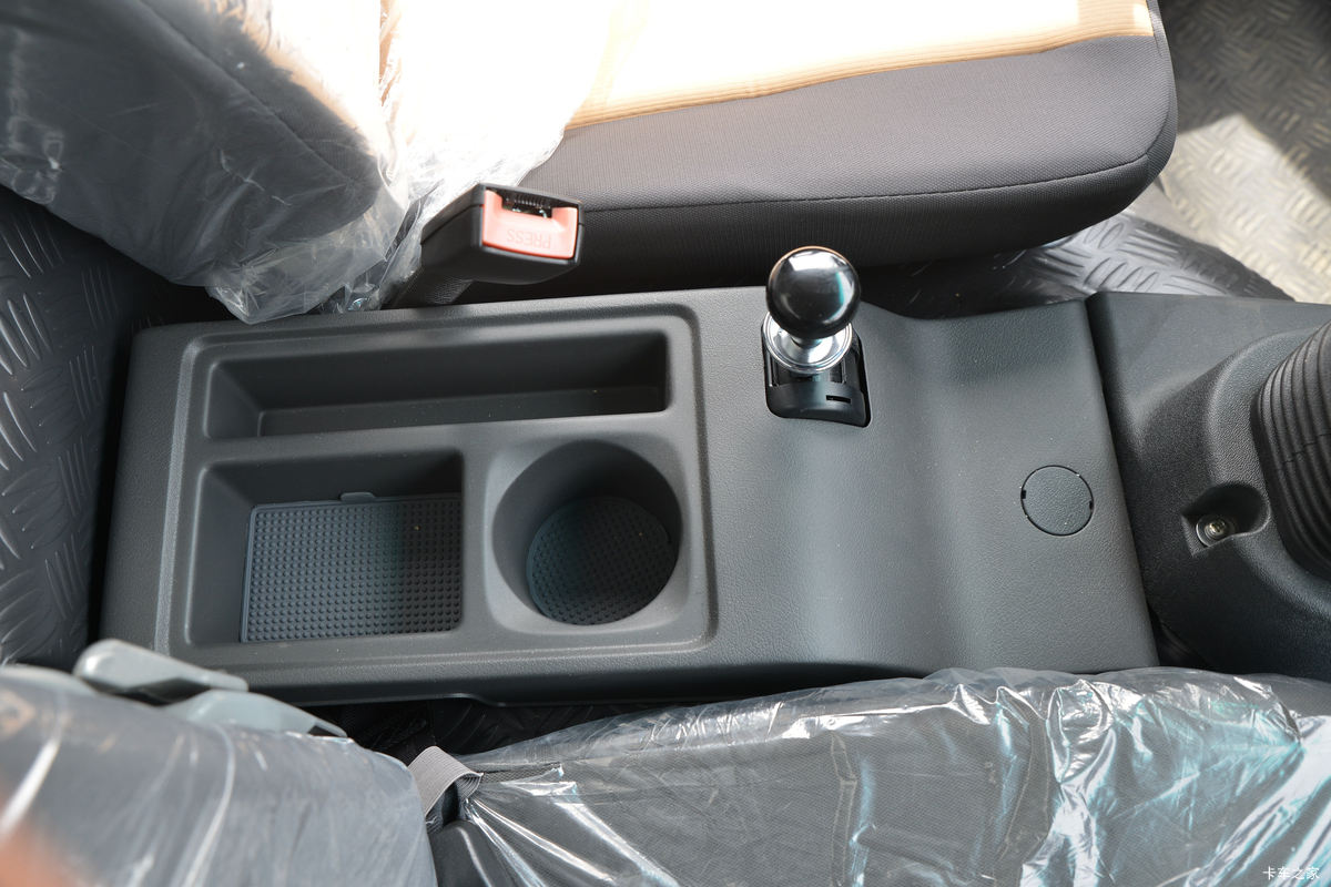 ���� ����J6 130���� 4.15�׵�����ʽ�Ῠ(����)(HFC5043XXYP21K1C7S)��ʻ��                                               