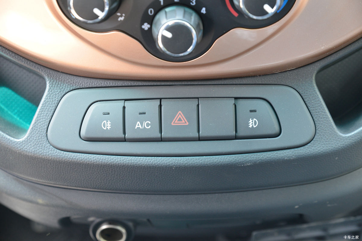 ���� ����J6 130���� 4.15�׵�����ʽ�Ῠ(����)(HFC5043XXYP21K1C7S)��ʻ��                                               