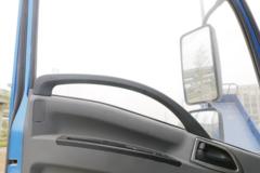 飞碟奥驰 V6系列 220马力 6X2 6.8米栏板载货车(国六)