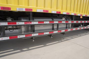 ���� �����A5L�п� 220���� 4X2 10����ʽ�ػ���(�ٱ�4.333)(HFC5181XXYP3K1A70S)ͼƬ