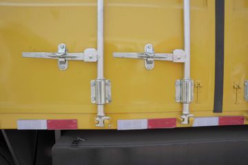 ���� �����A5L�п� 220���� 4X2 10����ʽ�ػ���(�ٱ�4.333)(HFC5181XXYP3K1A70S)ͼƬ