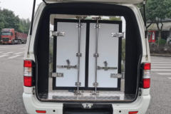 迪马牌 迪马 3.5T 2.85米纯电动冷藏车(4.4容积)(DMT5030XLCEVZT)50.23kWh
