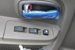 飞碟奥驰 D3系列 165马力 5.76米排半栏板载货车(FD1141P63K5-2)