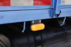 飞碟奥驰 D3系列 165马力 5.76米排半栏板载货车(FD1141P63K5-2)