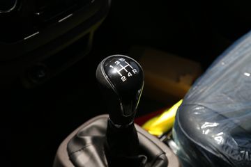 ���� ����V2 ������ 1.6L 105���� CNG 3.3�׵�����ʽ΢��(����)(BJ5030XXY5JC7-55)ͼƬ