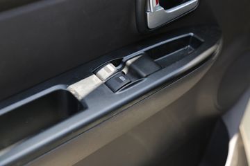 ���� ����V2 ������ 1.6L 105���� CNG 3.3�׵�����ʽ΢��(����)(BJ5030XXY5JC7-55)ͼƬ