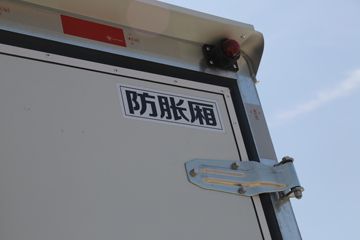 ���� ����V2 ������ 1.6L 105���� CNG 3.3�׵�����ʽ΢��(����)(BJ5030XXY5JC7-55)ͼƬ