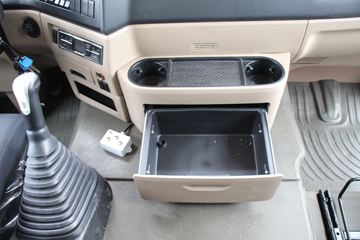 �й����� HOWO TX7�ؿ� 460���� 8X4 6.5����ж��(����)(ZZ3317V326GF1)ͼƬ