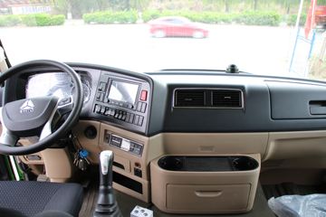 �й����� HOWO TX7�ؿ� 460���� 8X4 6.5����ж��(����)(ZZ3317V326GF1)ͼƬ