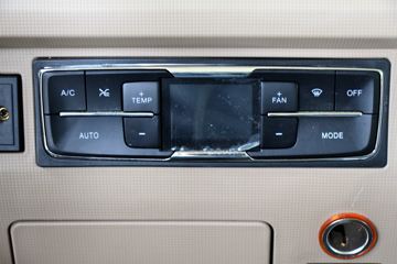 �й����� HOWO TX7�ؿ� 460���� 8X4 6.5����ж��(����)(ZZ3317V326GF1)ͼƬ