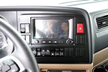 �й����� HOWO TX7�ؿ� 460���� 8X4 6.5����ж��(����)(ZZ3317V326GF1)ͼƬ