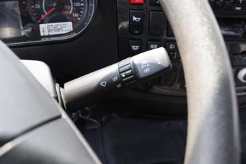 һ����� J6L�п� 220���� 4X2 6.8�ײ�դʽ�ػ���(����)(CA5180CCYP28K2L2E6A80)ͼƬ