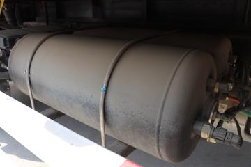 һ����� J6L�п� 220���� 4X2 6.8�ײ�դʽ�ػ���(����)(CA5180CCYP28K2L2E6A80)ͼƬ