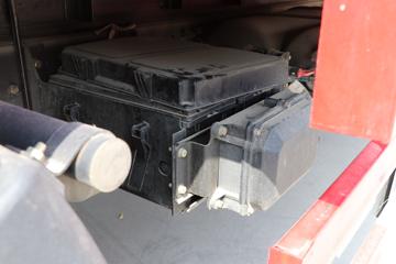 һ����� J6L�п� 220���� 4X2 6.8�ײ�դʽ�ػ���(����)(CA5180CCYP28K2L2E6A80)ͼƬ