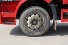 一汽解放 J6L中卡 220马力 4X2 6.8米仓栅式载货车(国六)(CA5180CCYP28K2L2E6A80) 一汽解放 J6L中卡 220马力 4X2 6.8米仓栅式载货车(国六)(CA5180CCYP28K2L2E6A80)