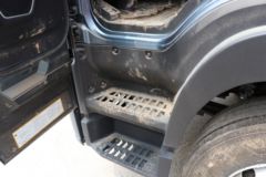 青岛解放 JK6中卡 220马力 4X2 6.75米栏板载货车(国六)(5300轴距)(CA1180P28K1L4E6)
