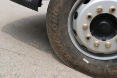 青岛解放 JK6中卡 220马力 4X2 6.75米栏板载货车(国六)(5300轴距)(CA1180P28K1L4E6)