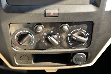 ������Խ �±�T3 1.6L 122���� ���� 3.01����س�(����)(SC5031XLCTMD6B1)ͼƬ