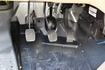 ������Խ �±�T3 1.6L 122���� ���� 3.01����س�(����)(SC5031XLCTMD6B1)ͼƬ