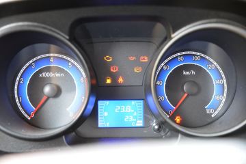 ������Խ �±�T3 1.6L 122���� ���� 3.01����س�(����)(SC5031XLCTMD6B1)ͼƬ