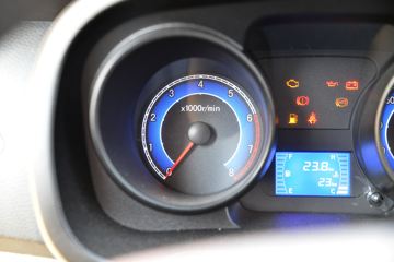 ������Խ �±�T3 1.6L 122���� ���� 3.01����س�(����)(SC5031XLCTMD6B1)ͼƬ