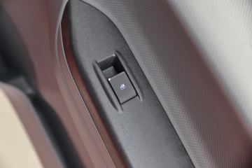 ���� ����˹Q9 220���� 4X2 5.95�ײ�դʽ�ػ���(HFC5181CCYB80K1D4S)ͼƬ