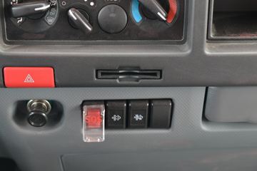 ���� ����˹Q9 220���� 4X2 5.95�ײ�դʽ�ػ���(HFC5181CCYB80K1D4S)ͼƬ