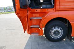 中国重汽 汕德卡SITRAK G7重卡 330马力 6X2 8.6米仓栅式载货车(国六)