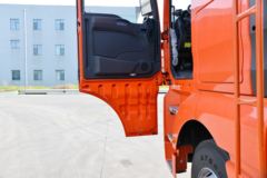 中国重汽 汕德卡SITRAK G7重卡 330马力 6X2 8.6米仓栅式载货车(国六)