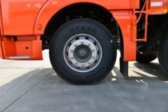 中国重汽 汕德卡SITRAK G7重卡 330马力 6X2 8.6米仓栅式载货车(国六)