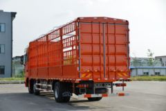 中国重汽 汕德卡SITRAK G7重卡 330马力 6X2 8.6米仓栅式载货车(国六)