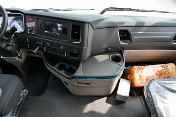 �й����� HOWO MAX 460���� 8X4 9.55����ʽ�ػ���(����)ͼƬ