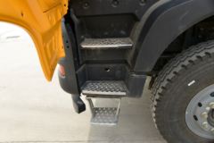 中国重汽 HOWO TX重卡 440马力 8X4 6.5米自卸车(国六)(ZZ3317V326GF1)
