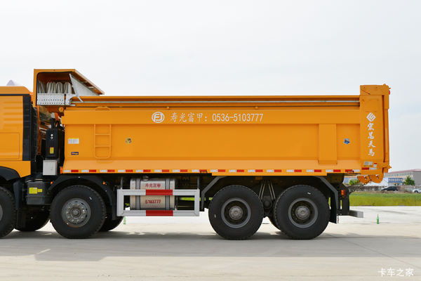 中国重汽HOWO TX7 400马力 8X4 5.8米自卸车(Z