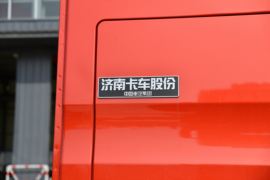 HOWO TX7&nbsp;牵引车外观                                                图片