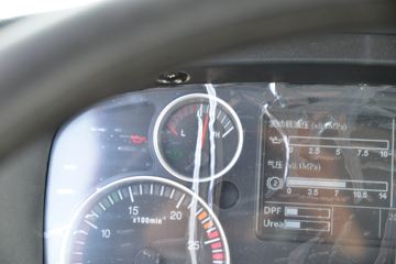 �й����� HOWO TX�ؿ� 460���� 6X4 ǣ����(����)ͼƬ