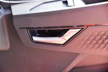 �й����� HOWO TH7�ؿ� 500���� 6X4 ǣ����(����)(ZZ4257V324HF1B)ͼƬ