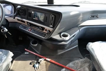 �й����� HOWO TH7�ؿ� 500���� 6X4 ǣ����(����)(ZZ4257V324HF1B)ͼƬ